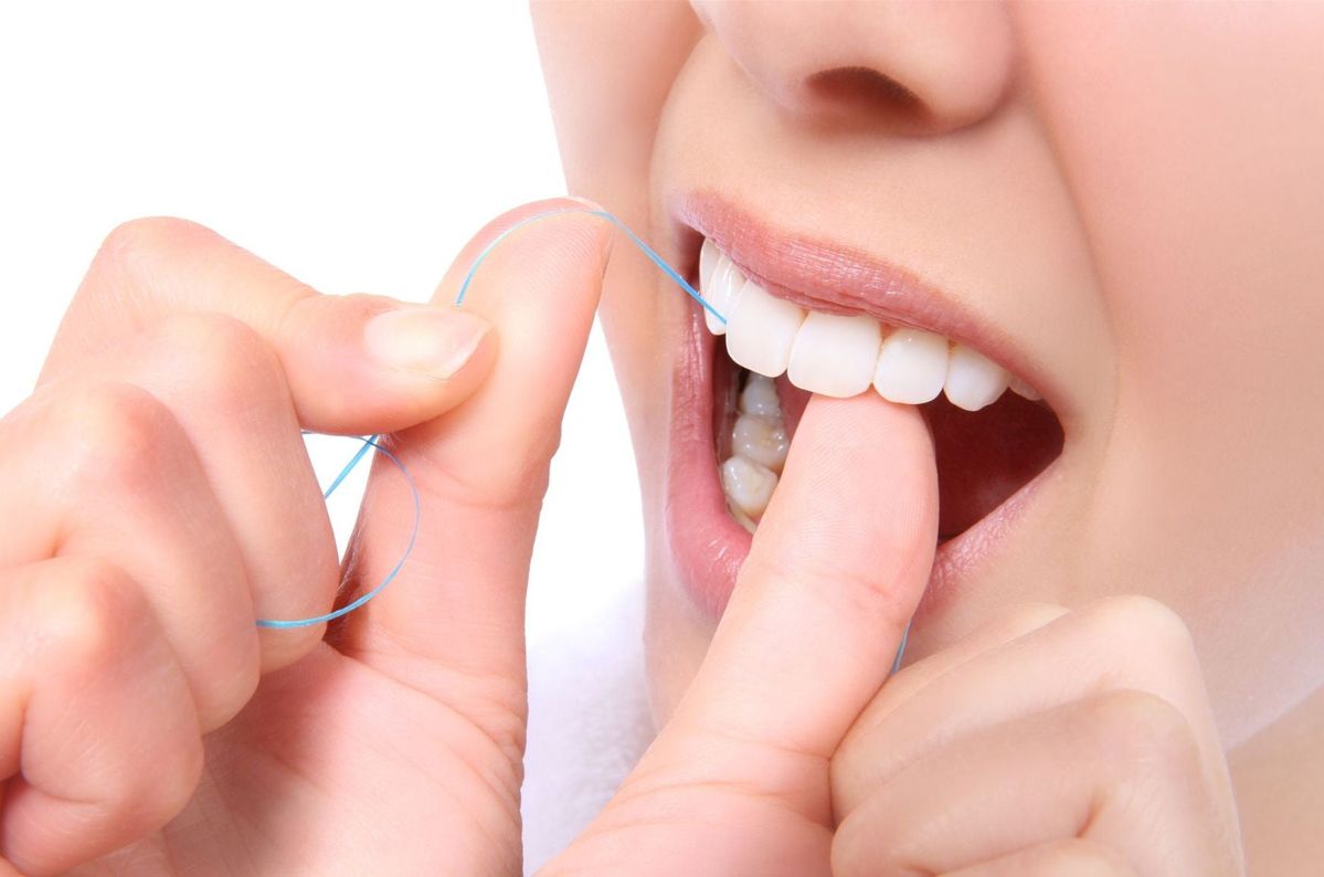 Vệ sinh răng miệng khi niềng